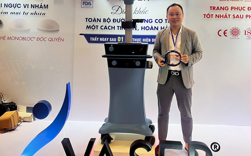 Bác sĩ Hoàng Mạnh Ninh và công nghệ giảm béo Vaser